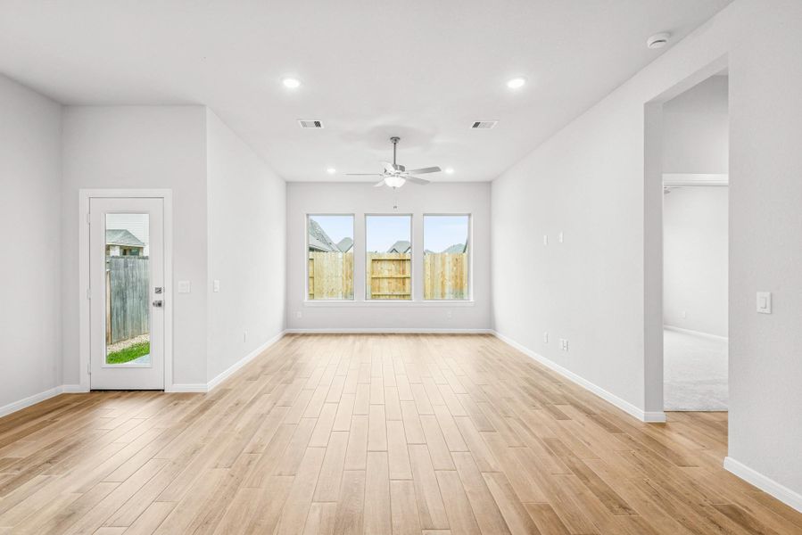 Spacious, unfurnished interior of a new home in Escondido 45’ Homesites, Magnolia (Image 27).
