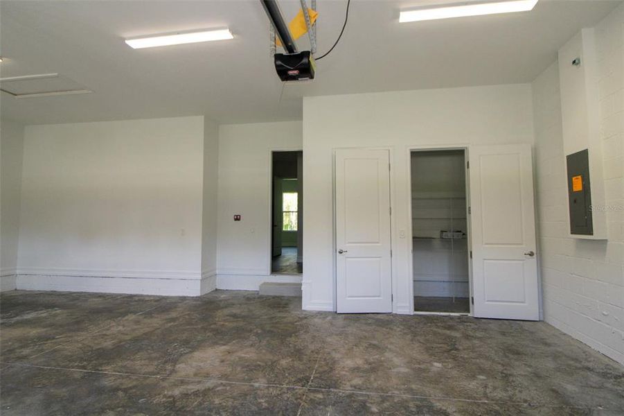 Spacious, unfurnished interior of a new home in Southern Hills Plantation, Brooksville (Image 30). Spacious, unfurnished interior of a new home in Southern Hills Plantation, Brooksville (Image 30).