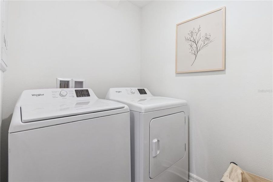 Close-up of interior finishes inside a home in , Lake Wales (Image 19).