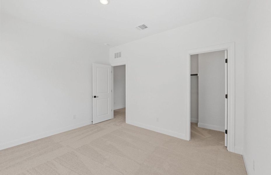 Spacious, unfurnished interior of a new home in Horizon Lake, Leander (Image 44).