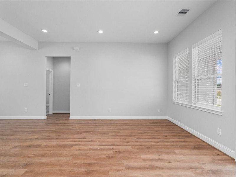 Spacious, unfurnished interior of a new home in , Cleveland (Image 7).