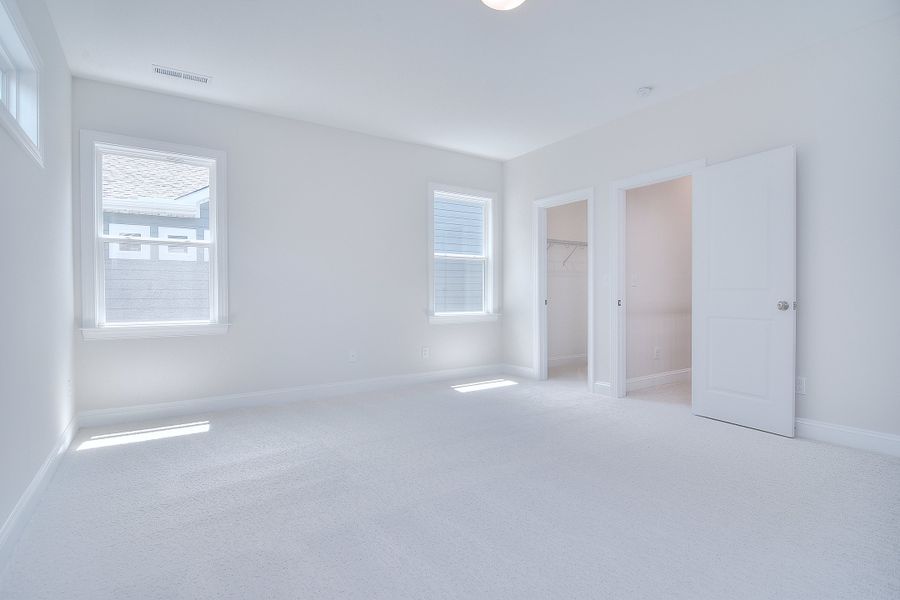 Representative unfurnished interior of a home built from the St Andrews by Greybrook Homes in Edmunds Farm, Clover (Image 34).