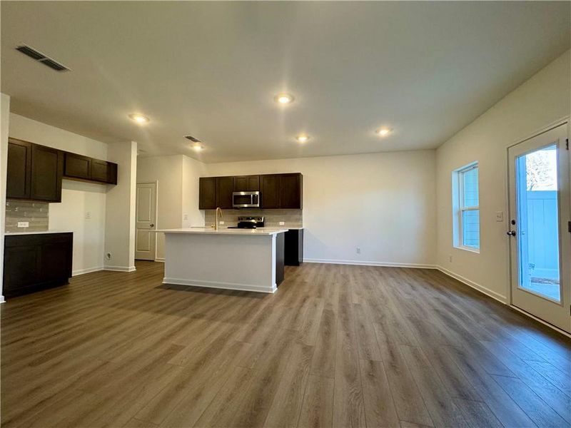 Spacious, unfurnished interior of a new home in Eastlyn Crossing, Flowery Branch (Image 13). Spacious, unfurnished interior of a new home in Eastlyn Crossing, Flowery Branch (Image 13).