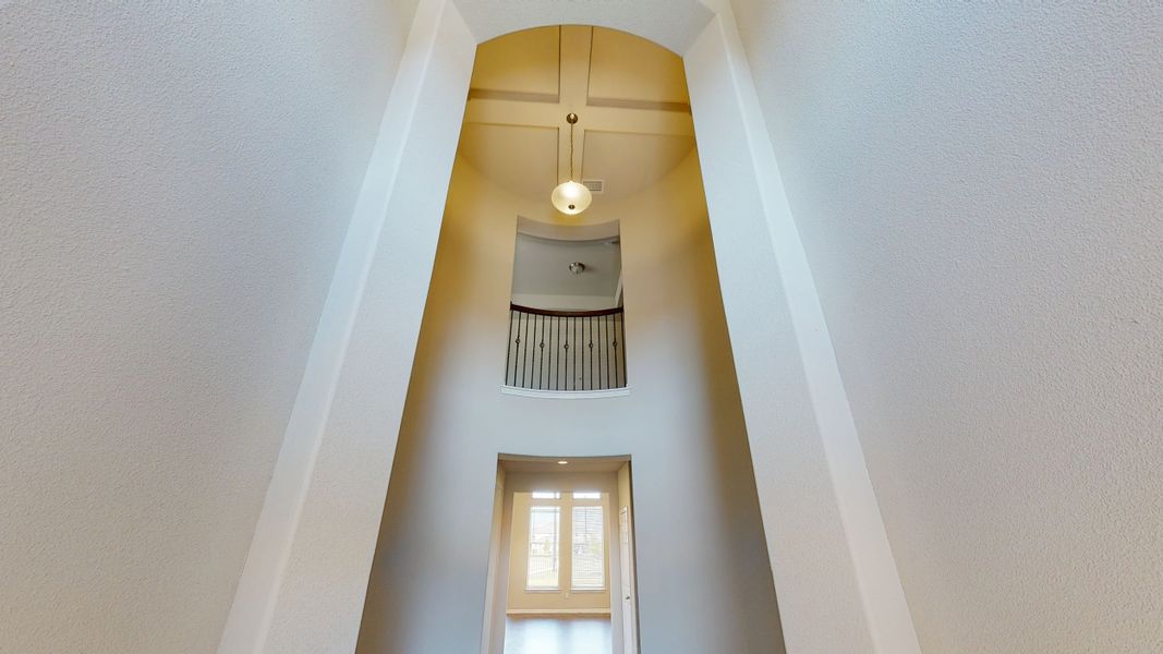 Representative interior finishes for a home built from the Floor Plan 3256 by Colina Homes in Grand Magnolia, Magnolia (Image 20).