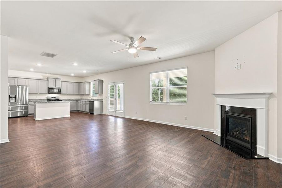 Spacious, unfurnished interior of a new home in The Enclave at Flat Rock Hills, Stonecrest (Image 16).