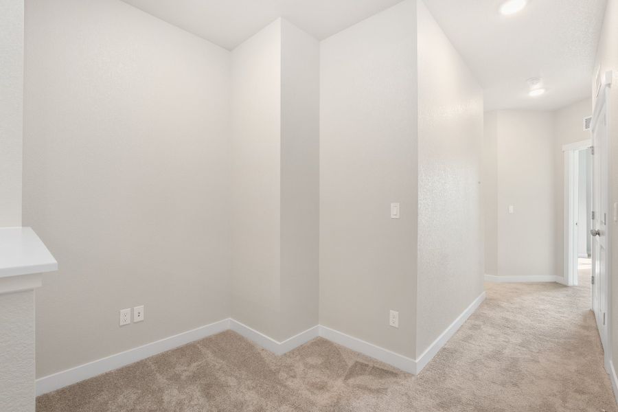 Spacious, unfurnished interior of a new home in The Lakes at Centerra, Loveland (Image 13).