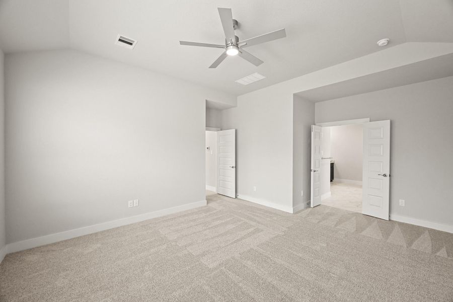 Spacious, unfurnished interior of a new home in Barton Creek Ranch, Conroe (Image 37). Spacious, unfurnished interior of a new home in Barton Creek Ranch, Conroe (Image 37).