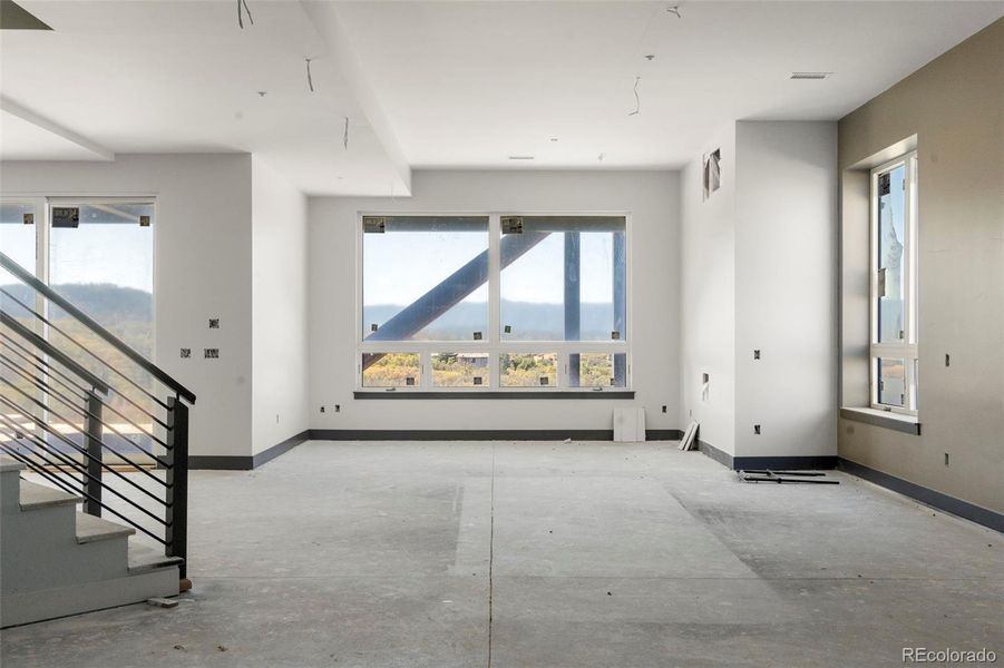 Spacious, unfurnished interior of a new home in , Castle Rock (Image 15).