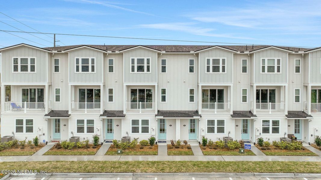 Image 35 of a home in North Beach Townhomes.