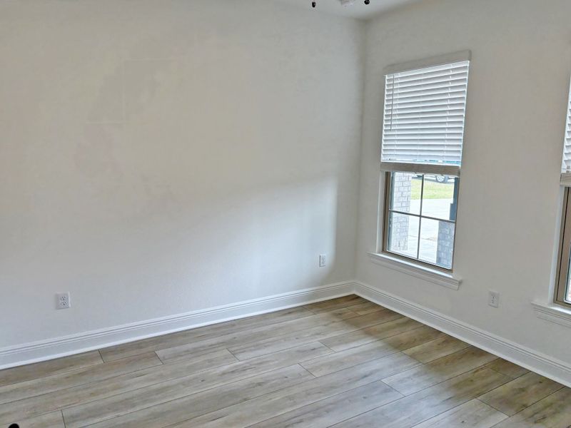 Spacious, unfurnished interior of a new home in Young Oaks, Crestview (Image 16).