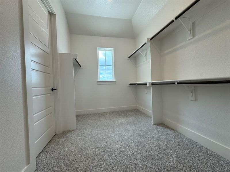 Spacious, unfurnished interior of a new home in Coyote Crossing, Godley (Image 8).