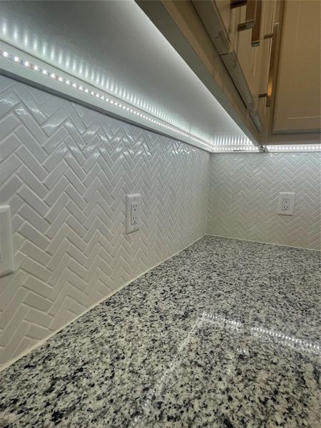 Spacious, unfurnished interior of a new home in , Beaumont (Image 14).