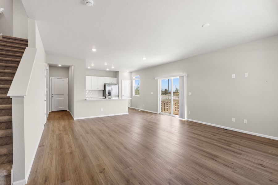 Spacious, unfurnished interior of a new home in Windler, Aurora (Image 9).