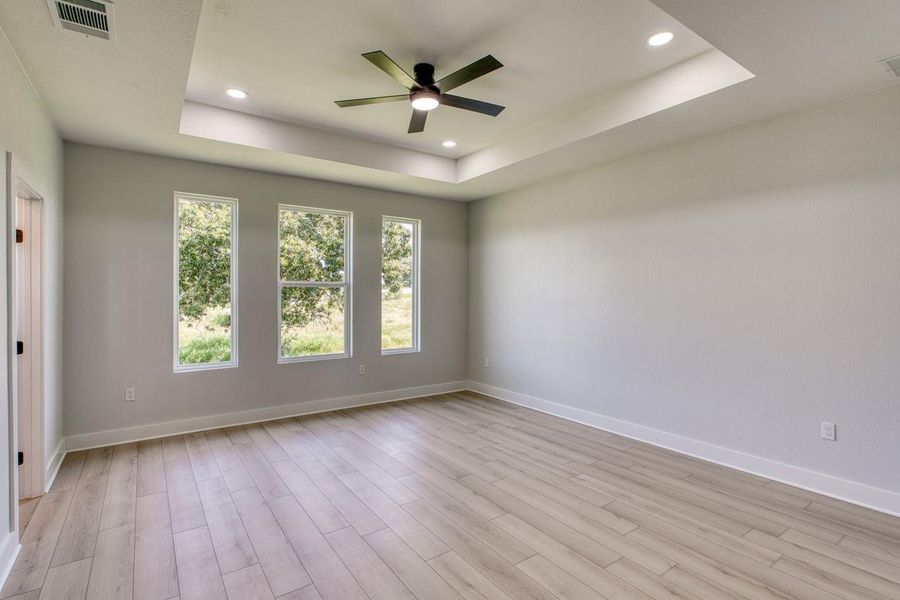 Spacious, unfurnished interior of a new home in , Kingsland (Image 23).