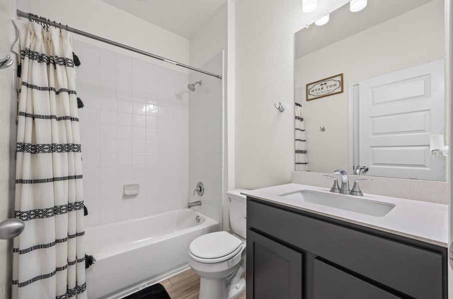 Furnished interior view inside a new home in , Lockhart (Image 12).