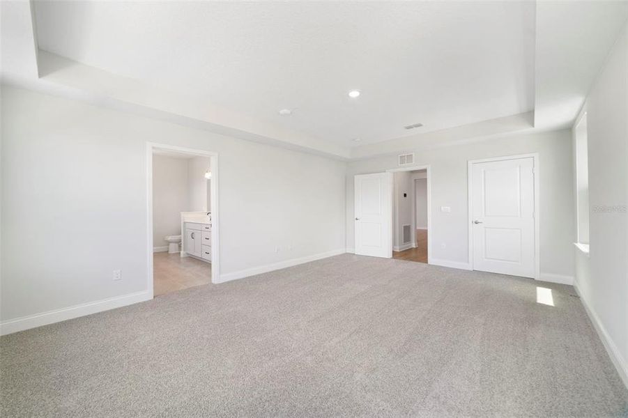 Spacious, unfurnished interior of a new home in Gatherings® of Lake Nona, Orlando (Image 18).