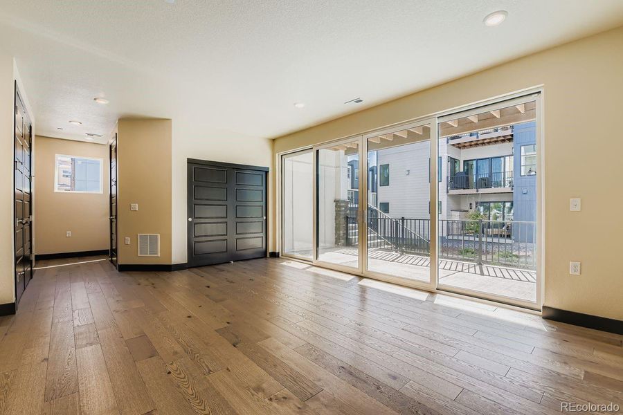 Spacious, unfurnished interior of a new home in Baseline, Broomfield (Image 26).