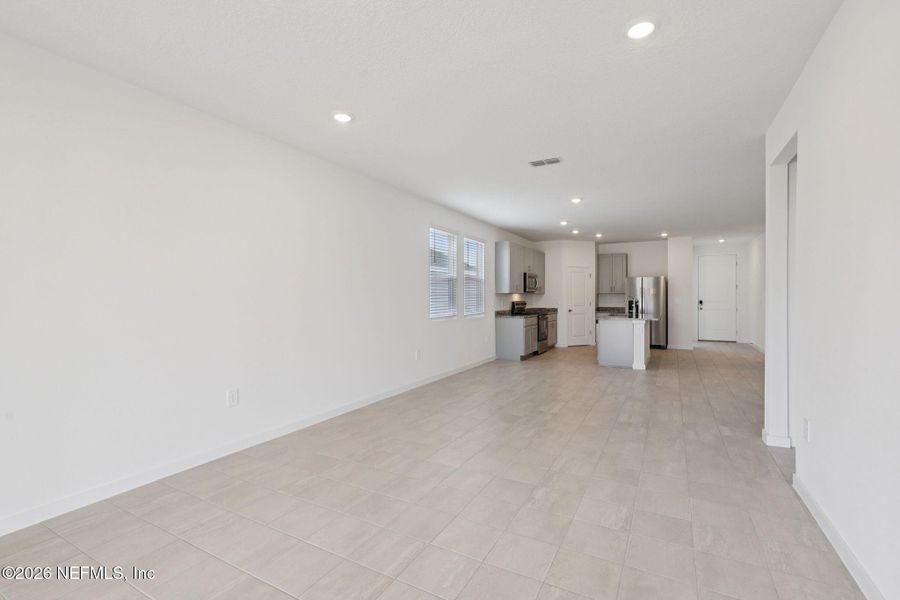 Spacious, unfurnished interior of a new home in Cypress Meadows - Signature Series, Jacksonville (Image 19).