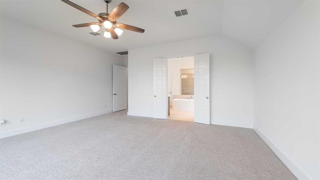 Spacious, unfurnished interior of a new home in Myrtle Creek 60', Waxahachie (Image 21).