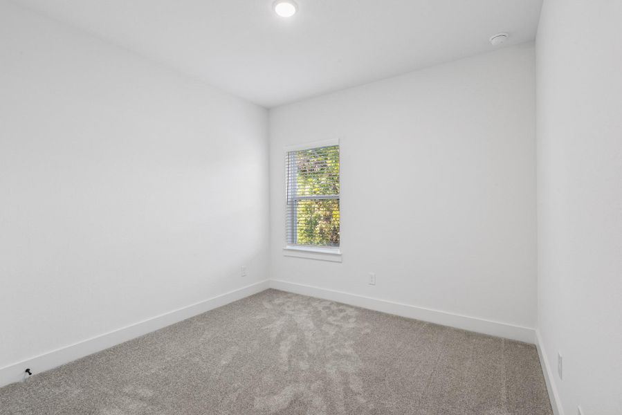 Spacious, unfurnished interior of a new home in Retreat at Oak Park, Houston (Image 16). Spacious, unfurnished interior of a new home in Retreat at Oak Park, Houston (Image 16).