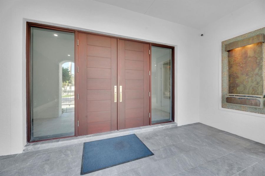 Furnished interior view inside a new home in , Fort Lauderdale (Image 9).