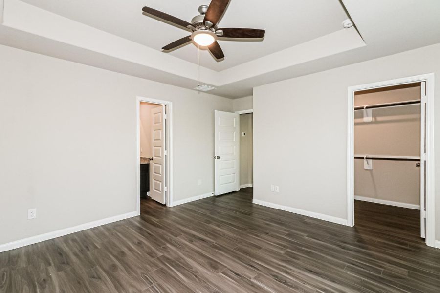 Spacious, unfurnished interior of a new home in Charleston Heights, Rosharon (Image 13).