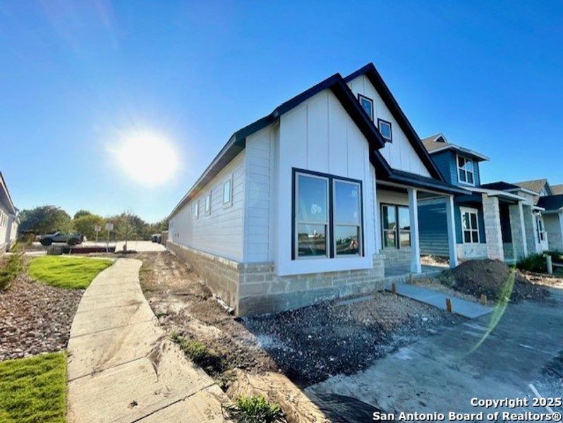 Exterior details and patio area of a home in The Crossvine – Garden Homes, Schertz (Image 3).