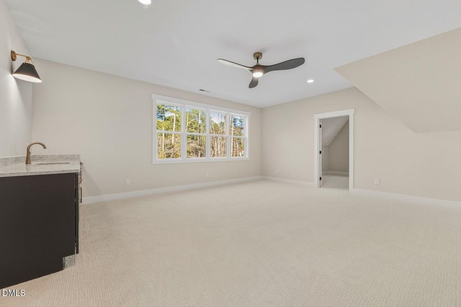 8017 Bud Morris (52) 8017 Bud Morris (52)