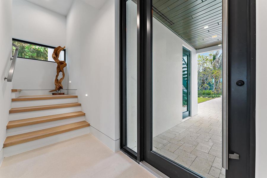 Exterior details and patio area of a home in , Jupiter Island (Image 38).