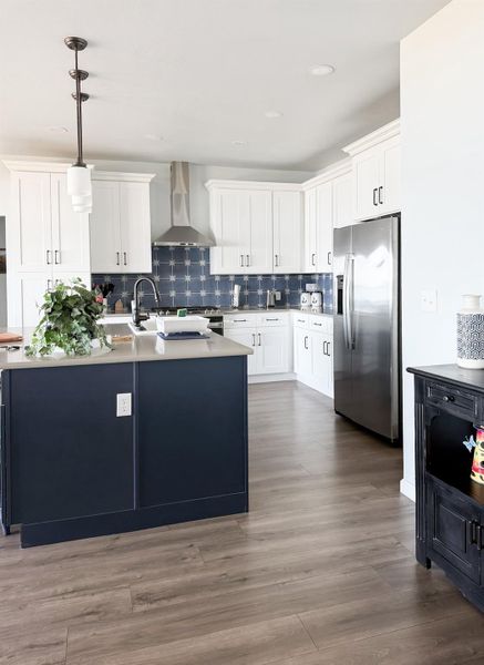 Furnished interior view inside a new home in , Groesbeck (Image 6).