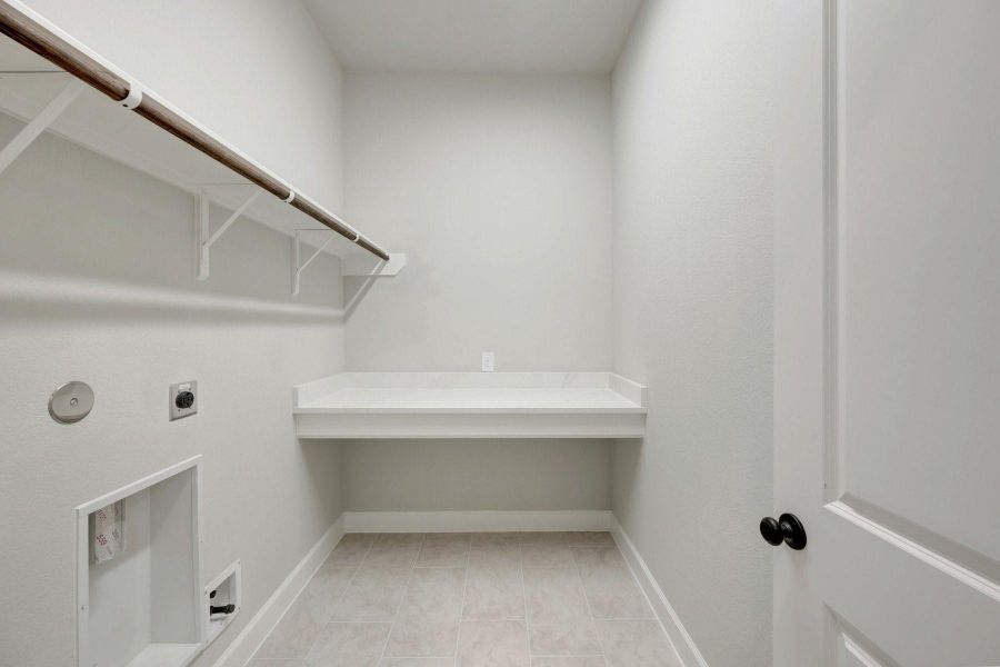 Spacious, unfurnished interior of a new home in Brookewater - Ascent Collection, Rosenberg (Image 20).