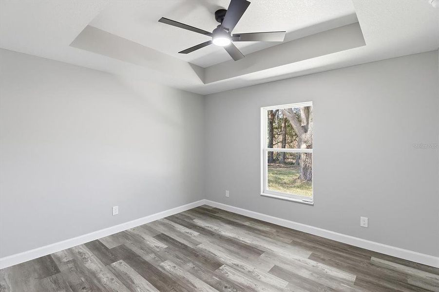 Spacious, unfurnished interior of a new home in , Dunnellon (Image 10).
