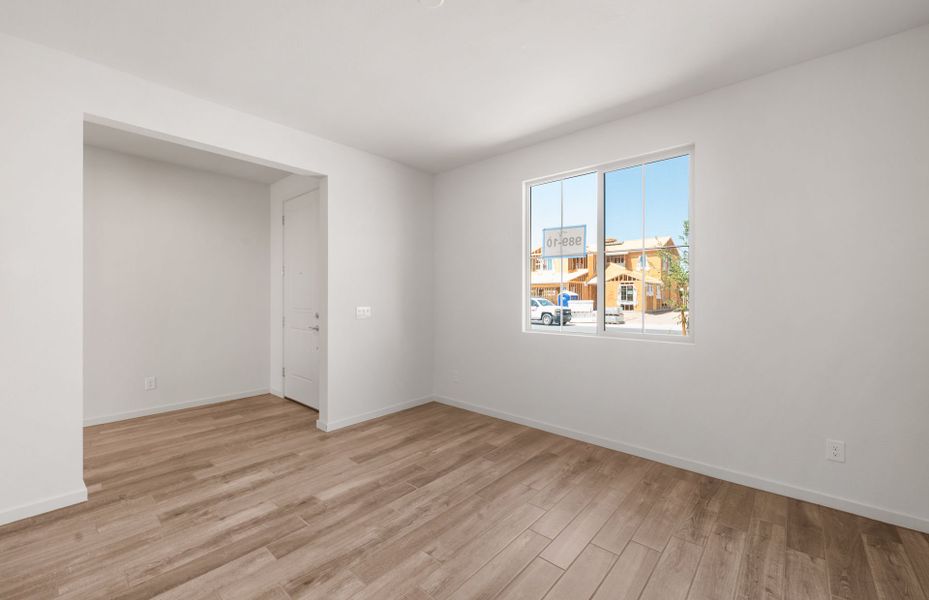 Spacious, unfurnished interior of a new home in Soleo, San Tan Valley (Image 17).