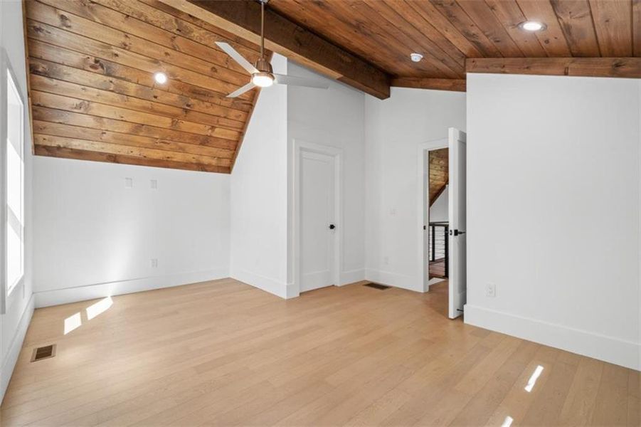 Spacious, unfurnished interior of a new home in , Ellijay (Image 22).