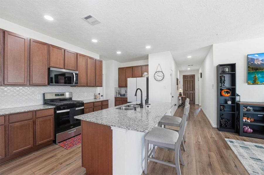 Furnished interior view inside a new home in Vida Costera, Texas City (Image 7).