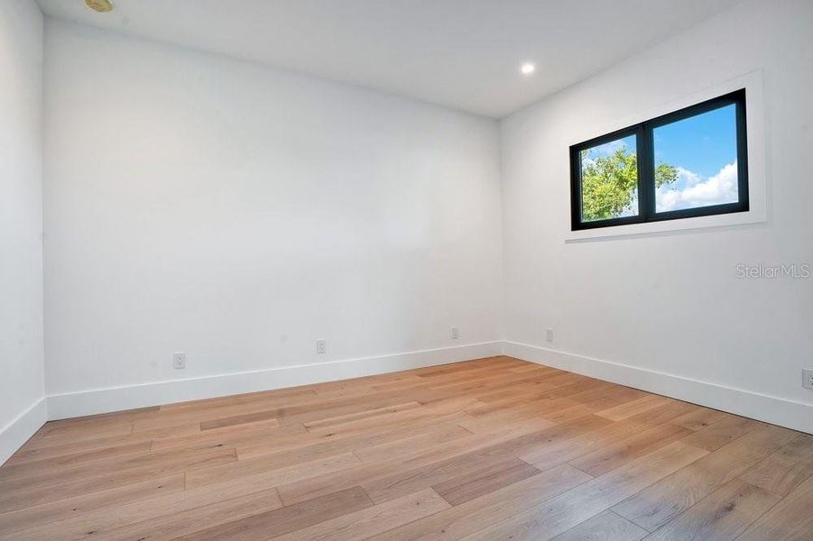 Spacious, unfurnished interior of a new home in , Windermere (Image 60).