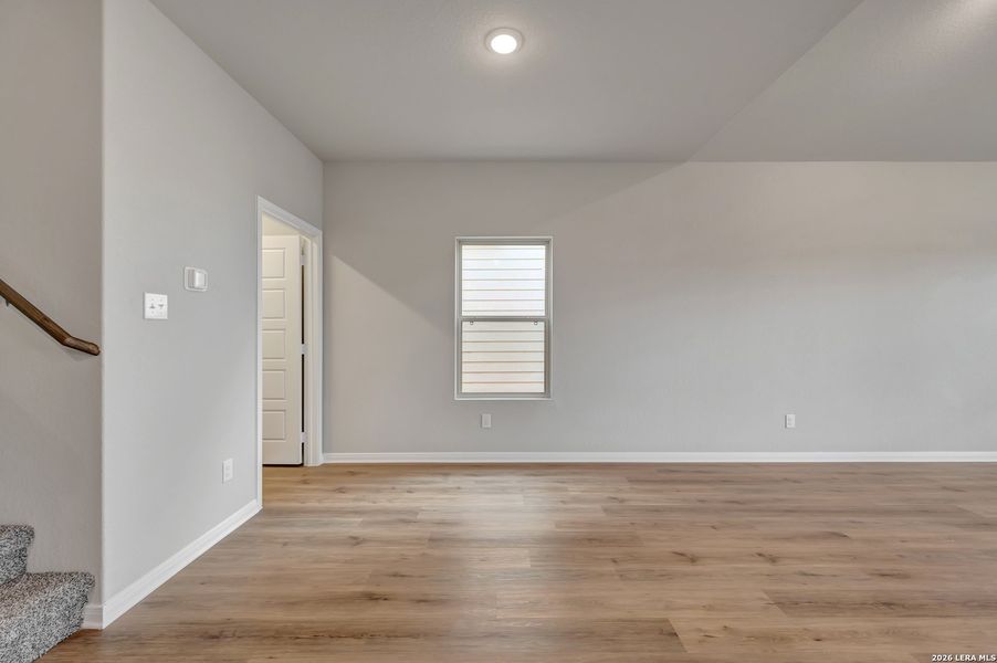 Spacious, unfurnished interior of a new home in Hunters Ranch, San Antonio (Image 48).
