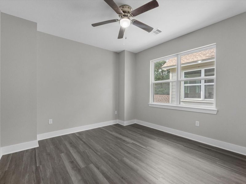 Spacious, unfurnished interior of a new home in , Houston (Image 27).