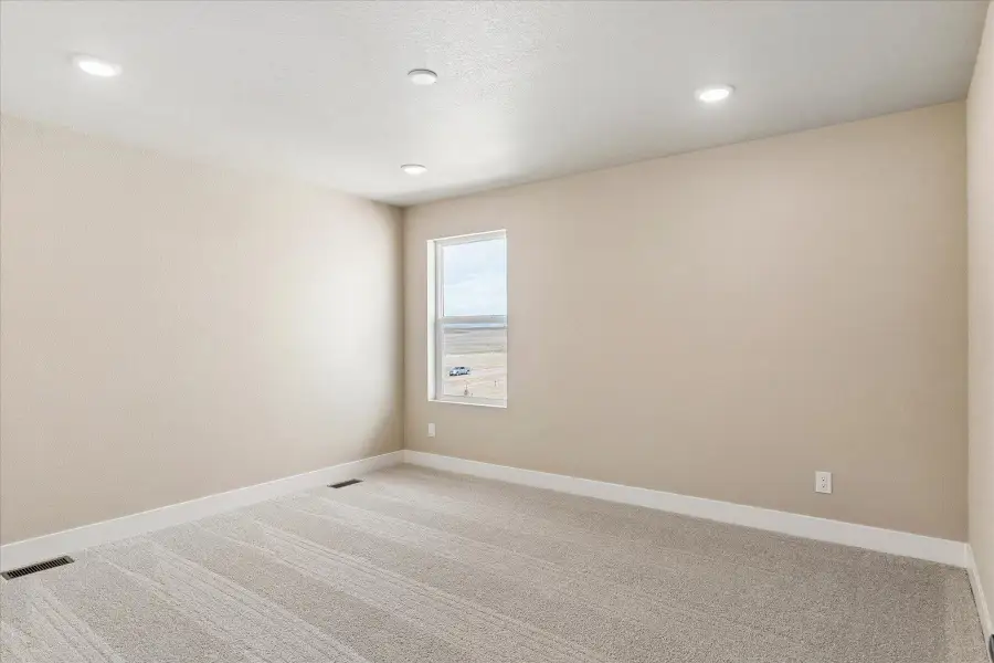 Spacious, unfurnished interior of a new home in The Trails at Aspen Ridge, Colorado Springs (Image 20). Spacious, unfurnished interior of a new home in The Trails at Aspen Ridge, Colorado Springs (Image 20).