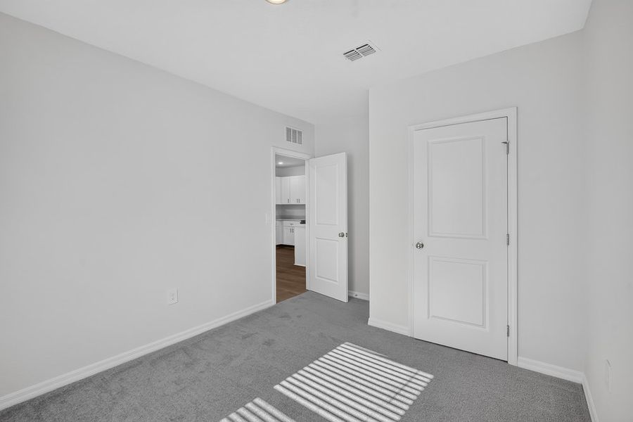 Spacious, unfurnished interior of a new home in Palm Wind, Hudson (Image 11).