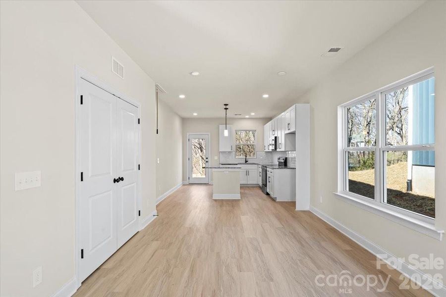 Spacious, unfurnished interior of a new home in , Hickory (Image 25).