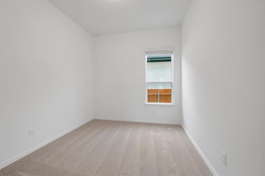 Spacious, unfurnished interior of a new home in Heritage, Dripping Springs (Image 30).
