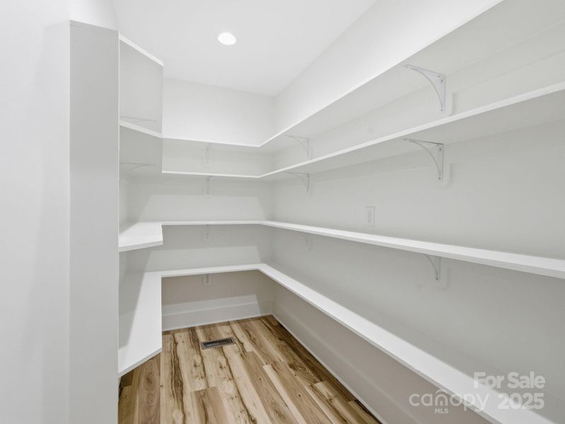 Spacious, unfurnished interior of a new home in , Nebo (Image 36).