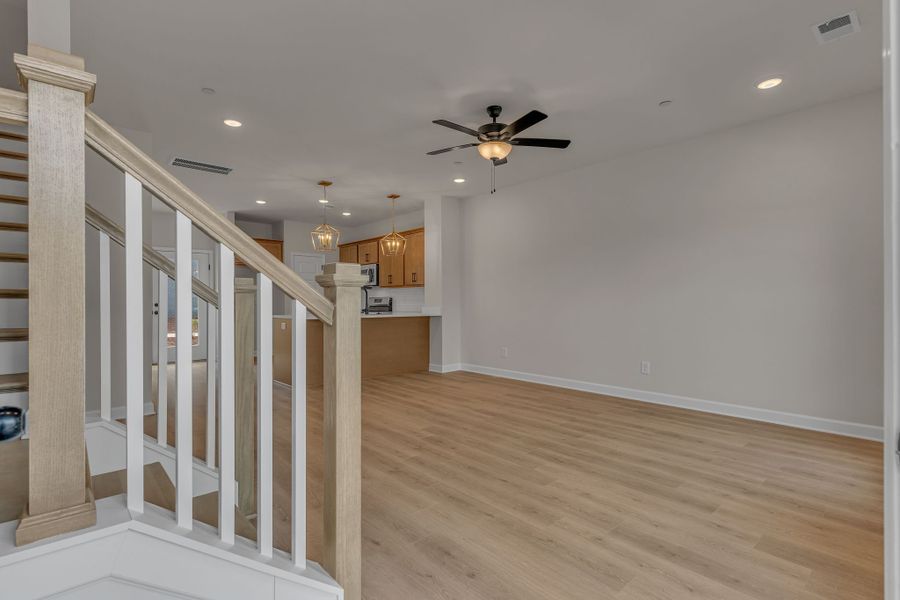 Spacious, unfurnished interior of a new home in Oxford Station, Gallatin (Image 11).