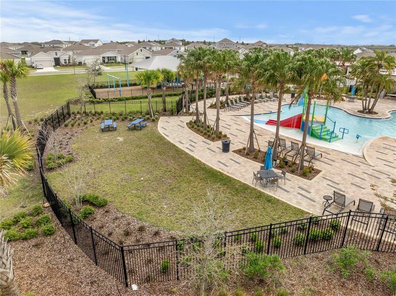 Community amenities in , Groveland (Image 65).