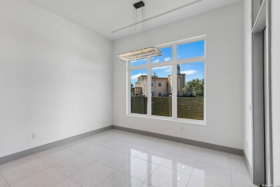 Spacious, unfurnished interior of a new home in , San Antonio (Image 24).