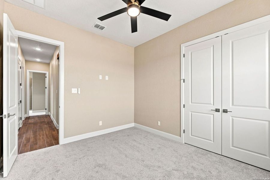 Spacious, unfurnished interior of a new home in , Seguin (Image 23).