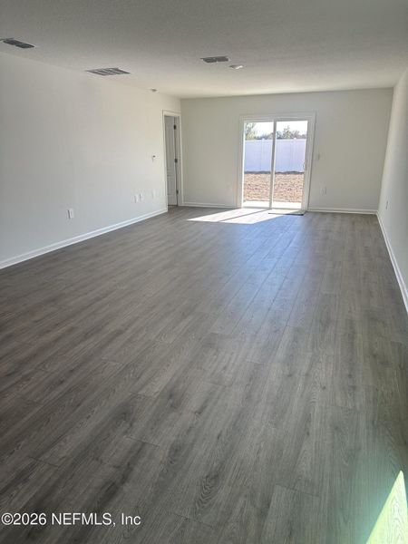 Spacious, unfurnished interior of a new home in Rookery, Green Cove Springs (Image 23).