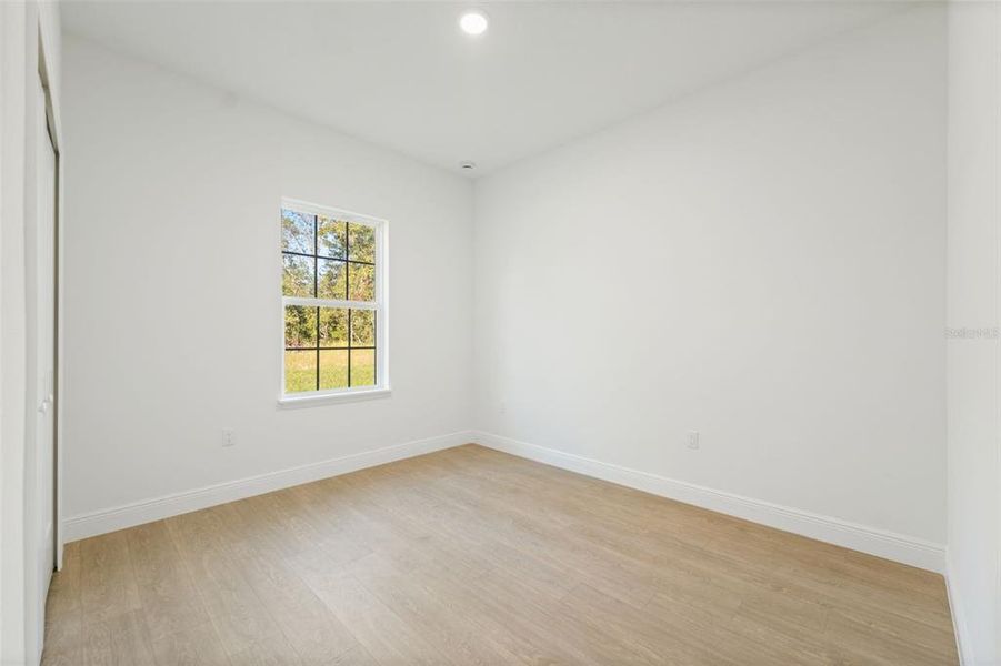 Spacious, unfurnished interior of a new home in , Ocala (Image 14).