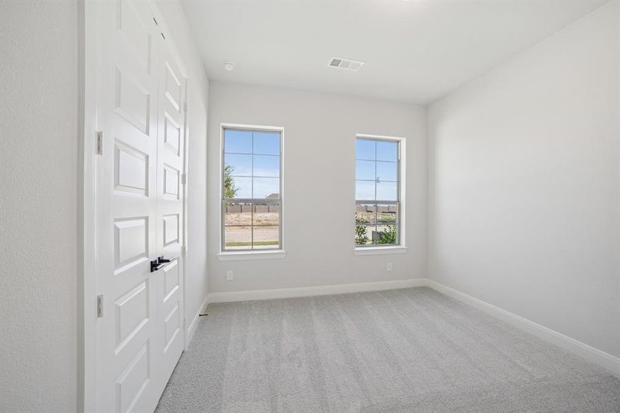 Spacious, unfurnished interior of a new home in Myrtle Creek, Waxahachie (Image 21). Spacious, unfurnished interior of a new home in Myrtle Creek, Waxahachie (Image 21).